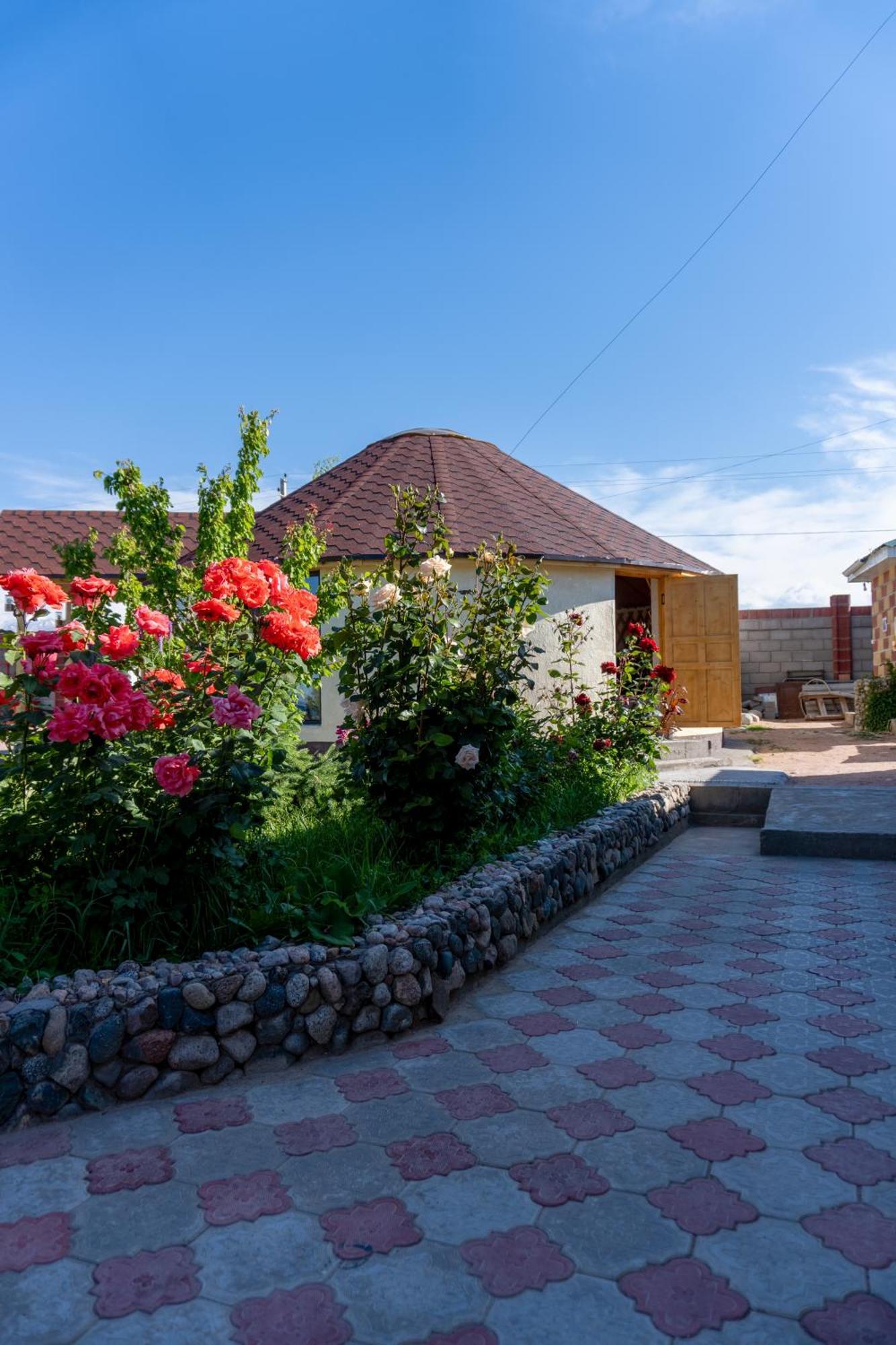 Svetlana Guest House Bokonbayevo ภายนอก รูปภาพ