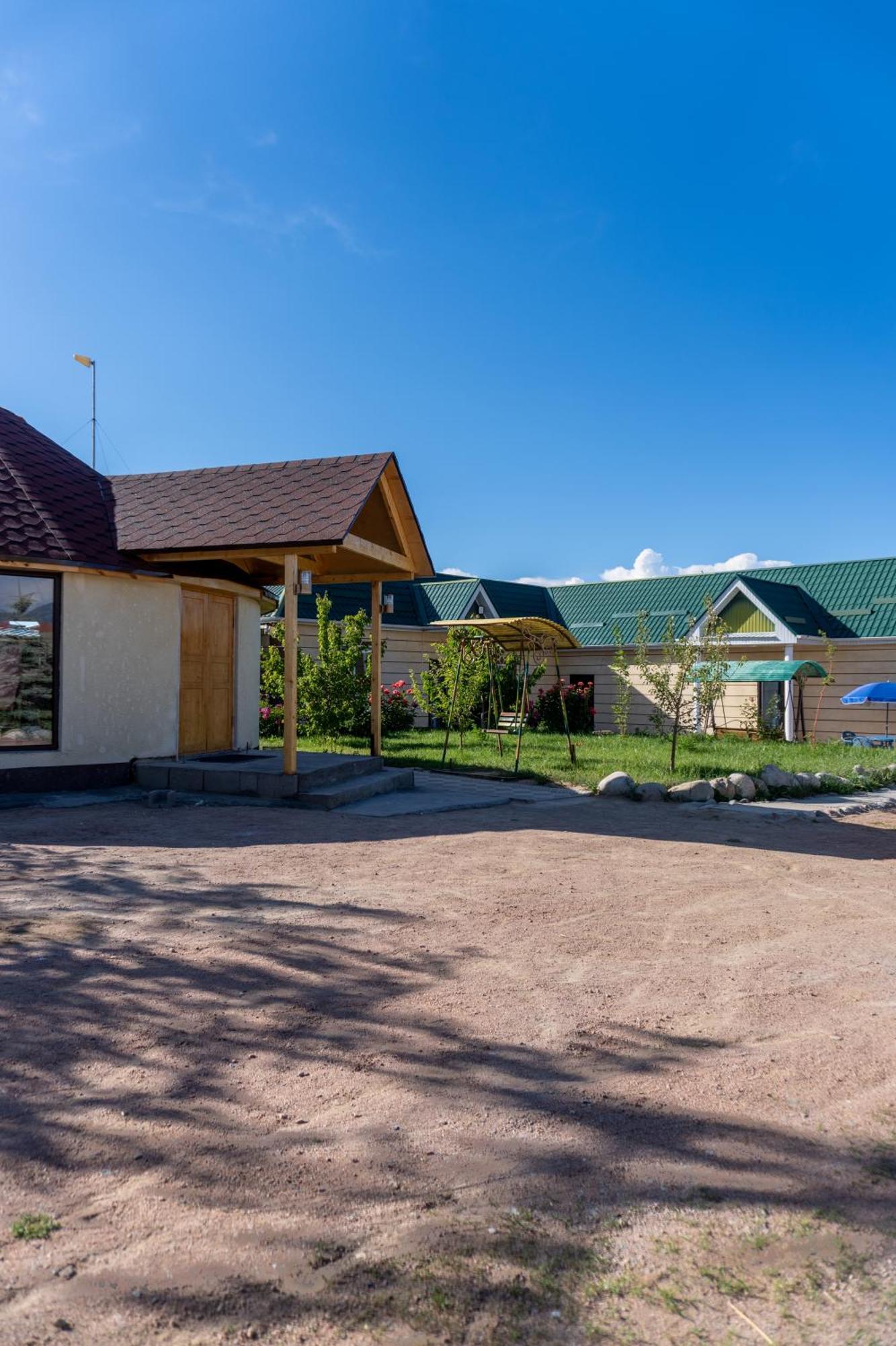 Svetlana Guest House Bokonbayevo ภายนอก รูปภาพ